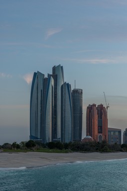 Abu Dhabi 2015-16.jpg